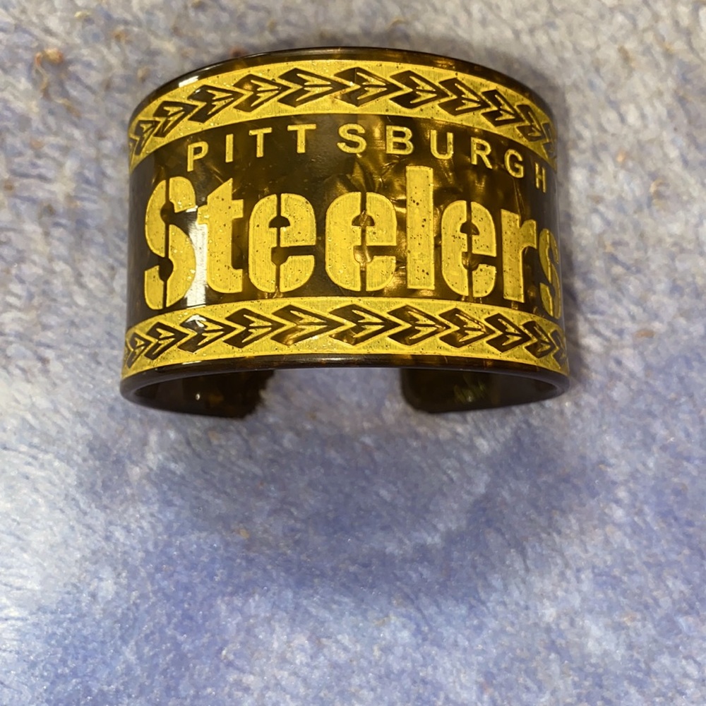 Polynesian style bracelet gently used